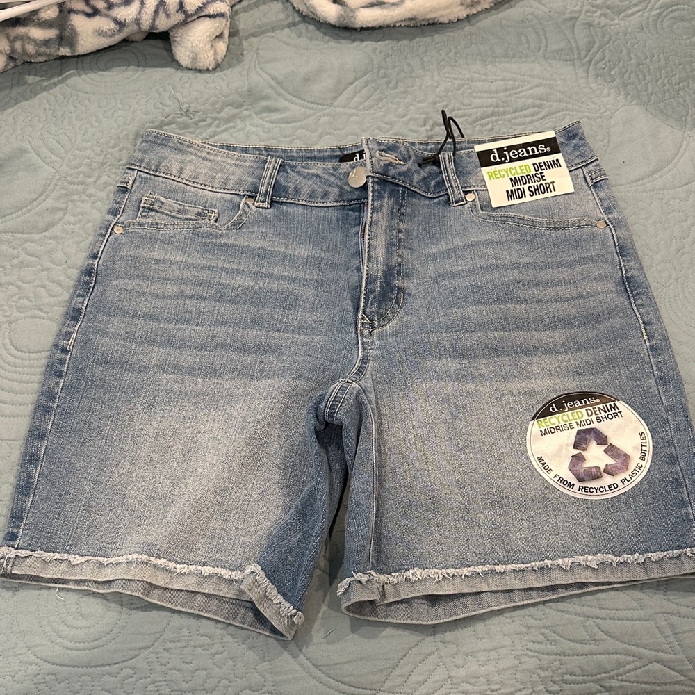 D. Jeans Women's Light Blue Jean Shorts